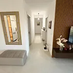 Sea View Apartment *